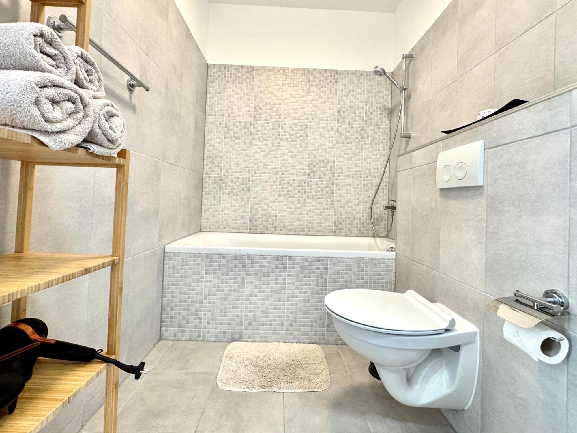 Luca'S Forest Apartment Тимишоара Екстериор снимка